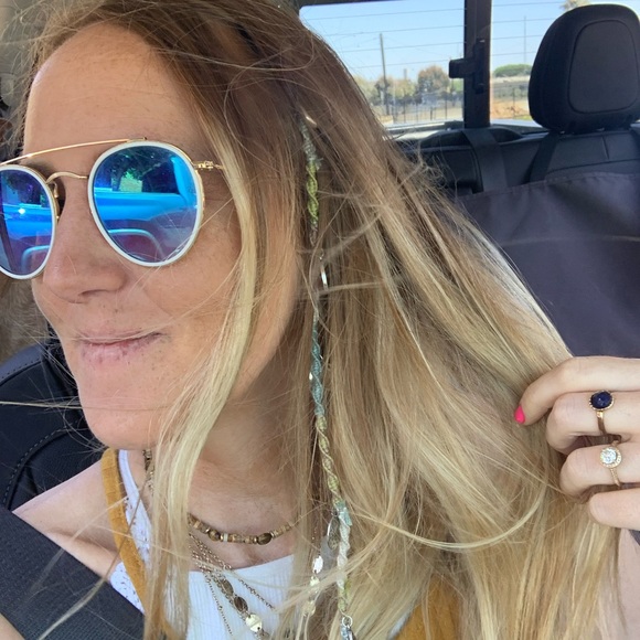 Meet your Posher, Jennifer - Picture 3 of 4